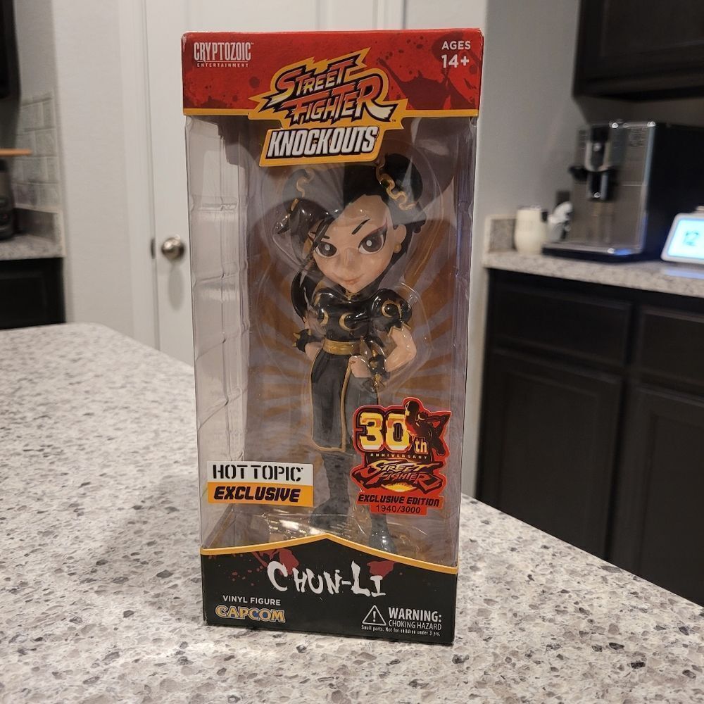 Cryptozoic Chun-Li Street Fighter Knockouts 30th Anniversary Hot Topic Exclusive
